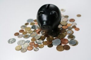 cofrinho representando onde guardar a reserva de emergência